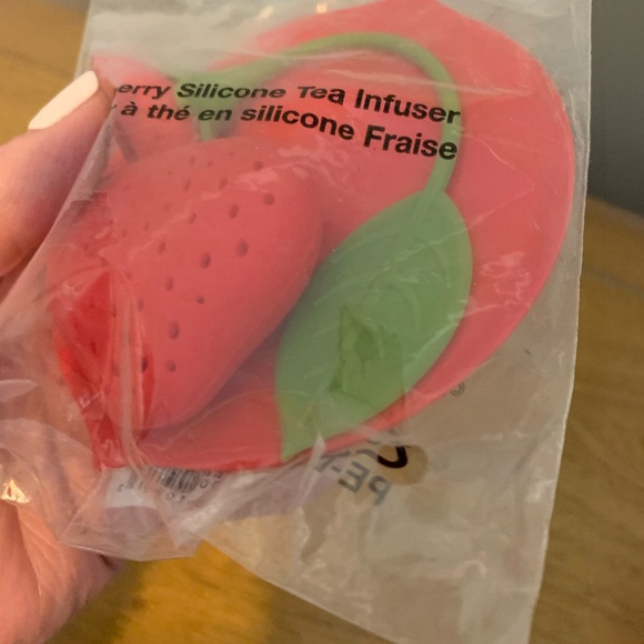STRAWBERRY SILICONE TEA INFUSER, New In Sealed Package,Tea Infuser With Tray - Picture 7 of 12